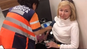 O turistă din America a rămas blocată aproape o oră în toaleta unui mall din Ploiești