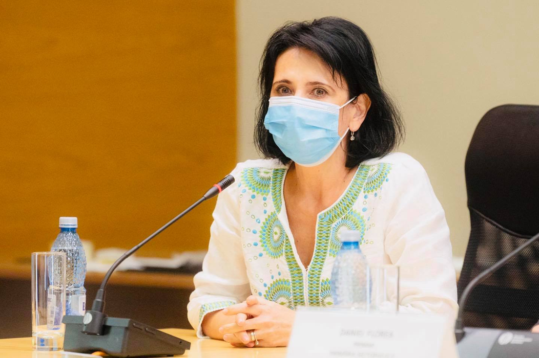 Gabriela Firea a anunțat testarea gratuită pentru coronavirus în cazul elevilor și profesorilor din București! Care este singura condiție ce trebuie îndeplinită de aceștia