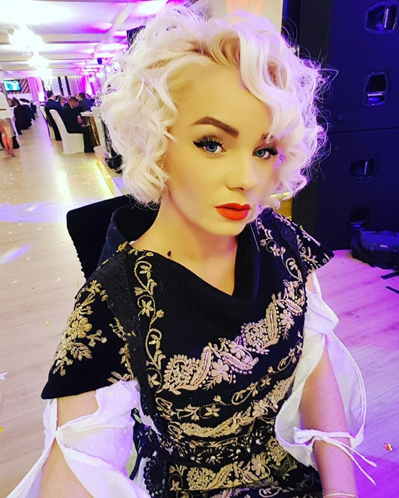 Maria Constantin şi-a schimbat look-ul! Cum arată acum cântăreaţa