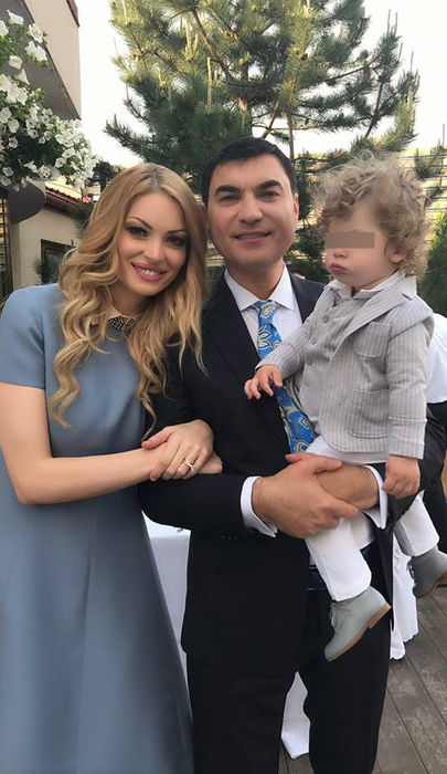 Fiul VALENTINEI PELINEL şi-a găsit prima ‘’iubită‘’! Cum l-a fotografiat blonda pe MILAN