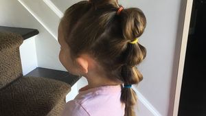 Super coafuri pentru fetiţa ta! Cum să îi prinzi părul încât să îşi impresioneze colegii, la şcoală!