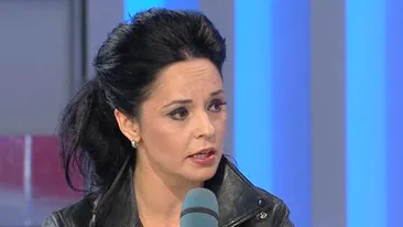 Andreea si Tuncay sunt foarte fericiti. El e un bărbat foarte matur. Prietena cea mai bună a Zânei face dezvăluiri