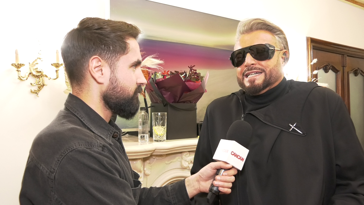 Cătălin Botezatu: Chiar pot spune că am venit direct de la Paris, de la Fashion Week, unde am mai făcut o prezentare, am făcut un periplu prin toată lumea - New York, Atena, unde am marcat o prezentare în fața a 6.000 de persoane, la Acropole! (Foto: Captură video)