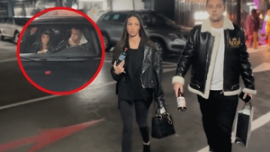 Mr. Cash Jr. a scos-o pe iubi din încurcătură. Fiica mega-milionarului nu mișcă un deget