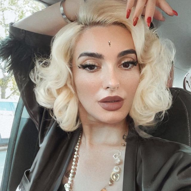 Ana Morodan zice pas luxului și opulenței în noaptea de Revelion! „Îl chem pe maseur să mă maseze de la 11 până la 1 dimineața sau merg la niște prieteni acasă!” 