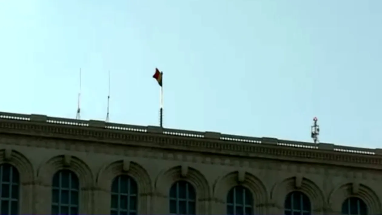 Palatul Parlamentului are nevoie de un steag mai mare. Cât ar costa ”moftul” aleşilor