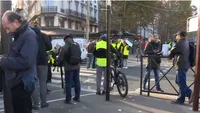 Proteste fără precedent în Franța! S-a cerut demisia lui Macron! O femeie a murit. Jandarmii au intrat în forță VIDEO