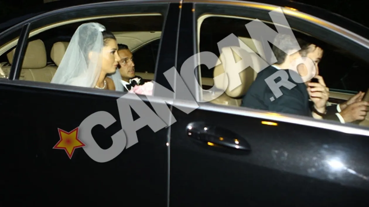 Primire inedita la Palatul Snagov! Elena si Syda au fost intampinati cu genericul serialului Familia Bundy, Love and Marriage