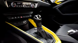 Ce trebuie să faci la semafor dacă ai o mașină automată?