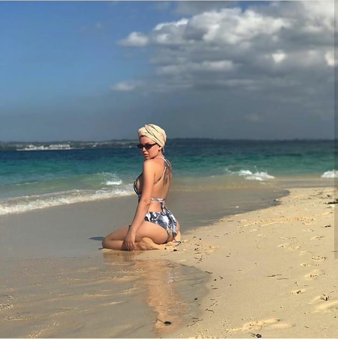 Connect-R o să turbeze! Fotografii cu Misha dezbrăcată, făcute publice astăzi