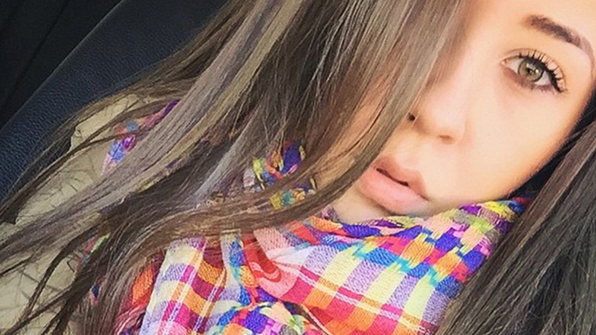 Nicole si-a facut "ciresele" aurii! Vezi ce a putut sa faca artista pentru fani!