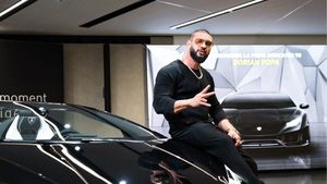 Prins drogat la volan, Dorian Popa s-a reapucat temeinic de treabă. Noul vlog conține imagini nemaivăzute din „palatul” în care locuiește