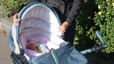 Șoc la Târgu Mureș! A încercat să-i fure bebelușul din landou!
