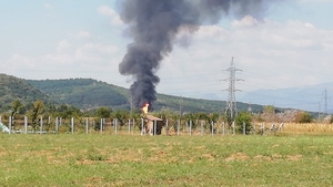 Incendiu puternic la o fabrică de vopsele din Mihăești-Vâlcea | FOTO + VIDEO