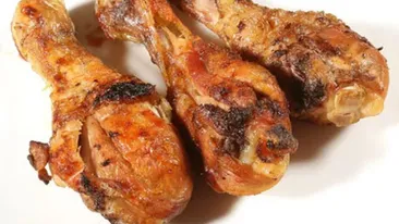 Pulpe de pui cu salmonella vândute într-un hypermarket din Cluj. Mesajul retailer-ului pentru clienți