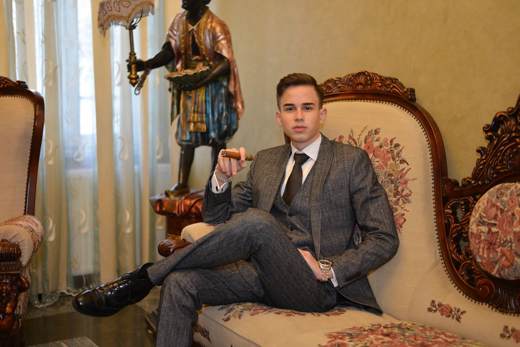 Franco Baronu' trăieşte ca un veritabil fiu de multimilionar