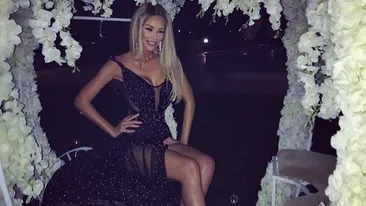 Bianca Drăguşanu, la proba costumului de baie după ce a devenit mamă! Blonda şi-a etalat silueta la plajă
