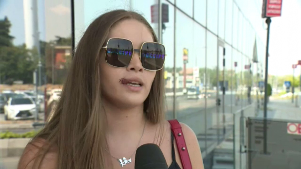 Iubita lui Cristi Manea, în tribune la meciul României U21 cu Germania. Cum arată Andreea la câteva zile după ce a fost bătută de un suporter