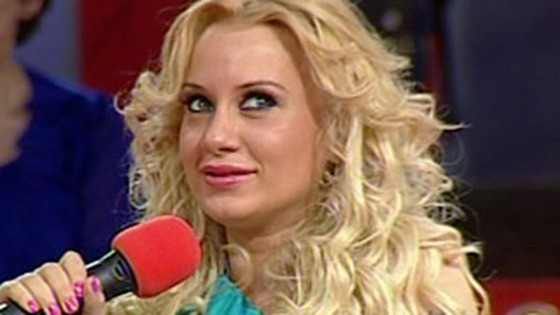 VIDEO Simona Trasca s-a saturat sa doarma cu pisicile, asa ca si-a schimbat lookul! Vezi cum arata si cum vrea sa-i agate pe barbati