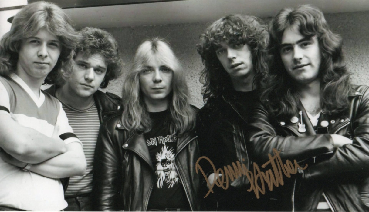 Chitaristul trupei Iron Maiden, interviu exclusiv pentru CANCAN.RO.(SURSA: SIGNED FOR CHARITY)