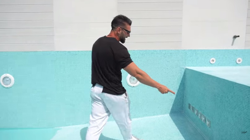 Dorian Popa și-a terminat piscina la casa de peste 300.000 de euro! Curtea artistului arată ca un tărâm exotic. ”Nu vreți să știți prin ce am trecut”