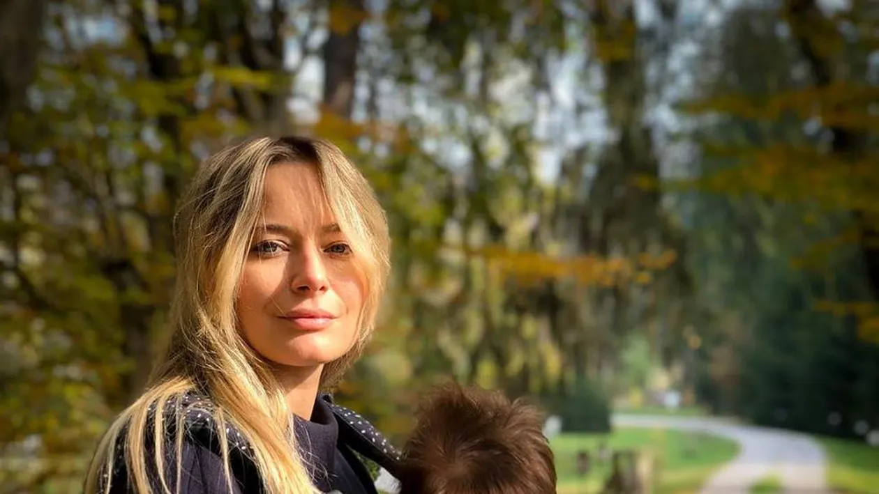 Laura Cosoi s-a pozat în costum de baie după ce a reușit să slăbească cât și-a propus!