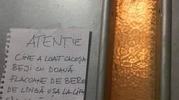 Anunțul ilar lipit de un bucureștean, pe liftul blocului în care locuiește: Cine e loat sacoșa beji cu doauă flacoane de bere..