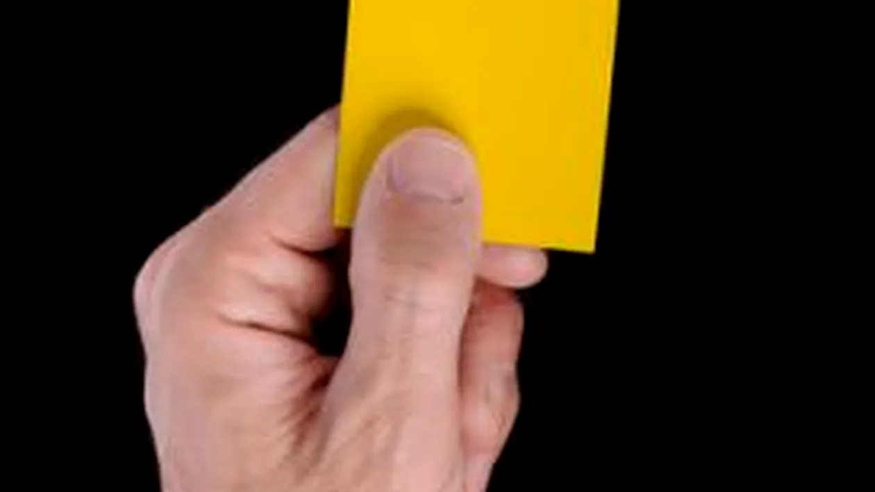 Un fotbalist croat a murit pe teren in timpul unui meci, dar arbitrul i-a acordat cartonas galben, crezand ca simuleaza!