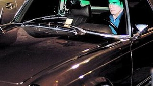 Hotii n-au avut mila pentru masina furata lui John Travolta. Dezmembrata si scoasa la vanzare