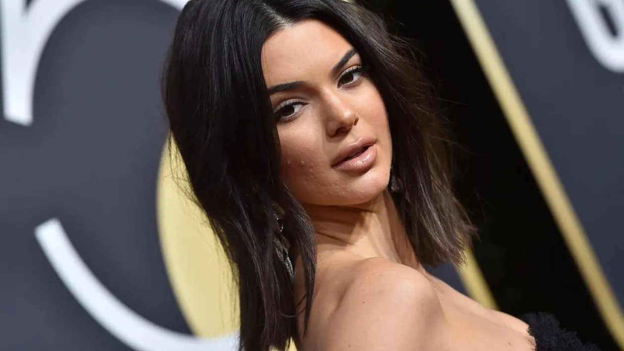 Ce apariție la Gala Premiilor Oscar! Celebra artistă a lăsat mască o sală întreagă! A urcat fără lenjerie intimă pe scenă? Ce făcea cu mâinile… VIDEO INCENDIAR