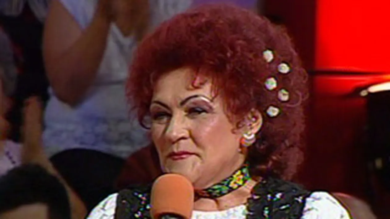 VIDEO Elena Merisoreanu, curtata de trei  barbati! E foarte frumos sa stii ca-i manevrezi cum vrei tu! Te cam incurci la un moment dat