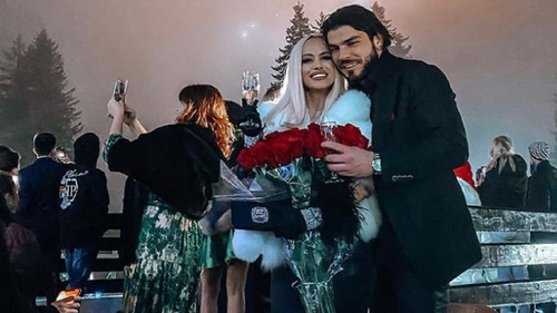 Cum a apărut îmbrăcată Anda Adam de Revelion. Yosif Eudor Mohaci nu a scăpat-o din ochi nicio clipă