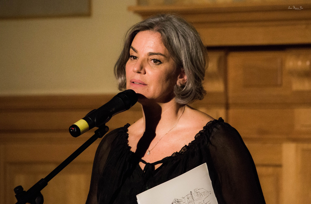 Maia Morgenstern, primele declarații despre oamenii care se roagă la chipul ei într-o catedrală din Columbia. Pe pereții lăcașului sunt poze cu actrița