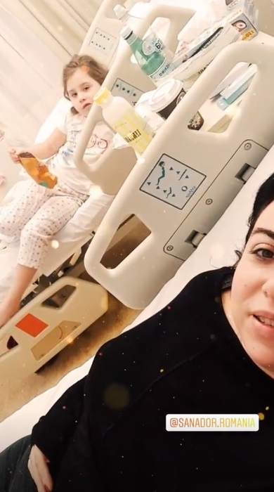 Oana Roman, susținută de Marius Elisei la spital, unde a ajuns fiica lor. Ce vești au primit azi de la medici