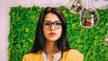 Foto| Cleopatra Stratan decolteu incendiar!