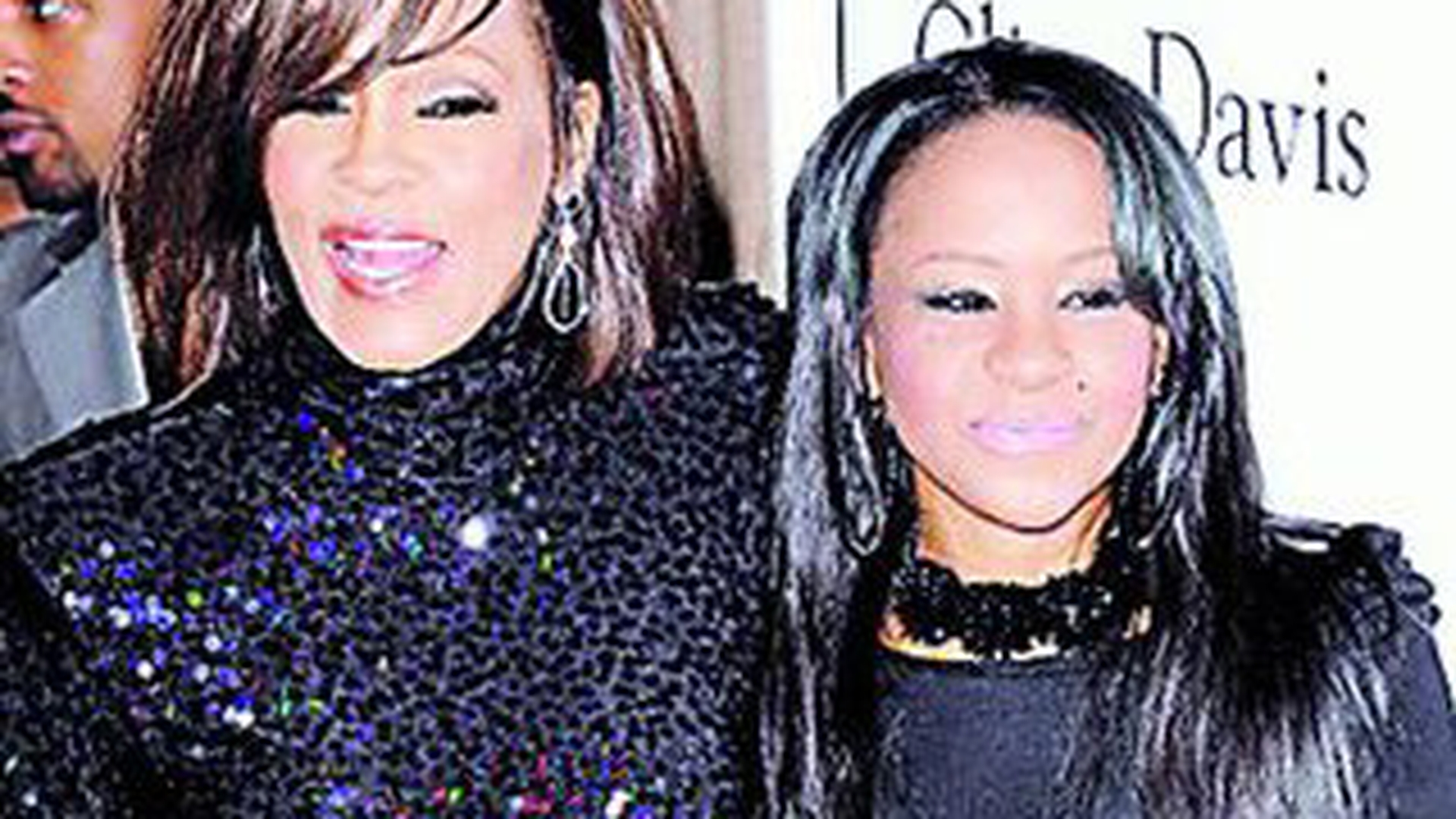 Bobbi Kristina a fost prinsa drogandu-se dupa ceremonia de inmormantare a mamei sale, Whitney Houston