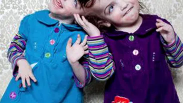 Doua gemene ar putea imparti aceeasi minte! Parintii fetelor au primit deja oferte pentru un reality-show