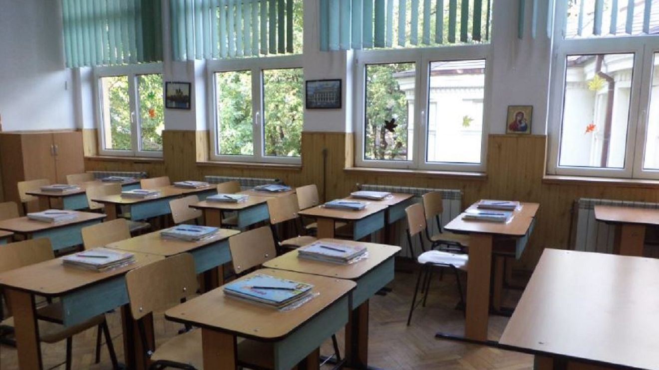 Tragedie la o școală din Bacău. Un copil de 13 ani a murit după ce i s-a făcut rău în pauză