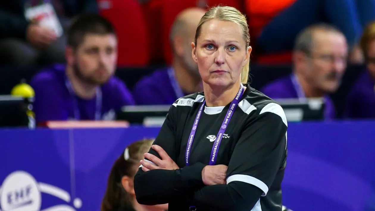 Fosta antrenoare de la CSM București, reținută de Poliție în aeroport: ”M-au interogat despre documente și plăți”