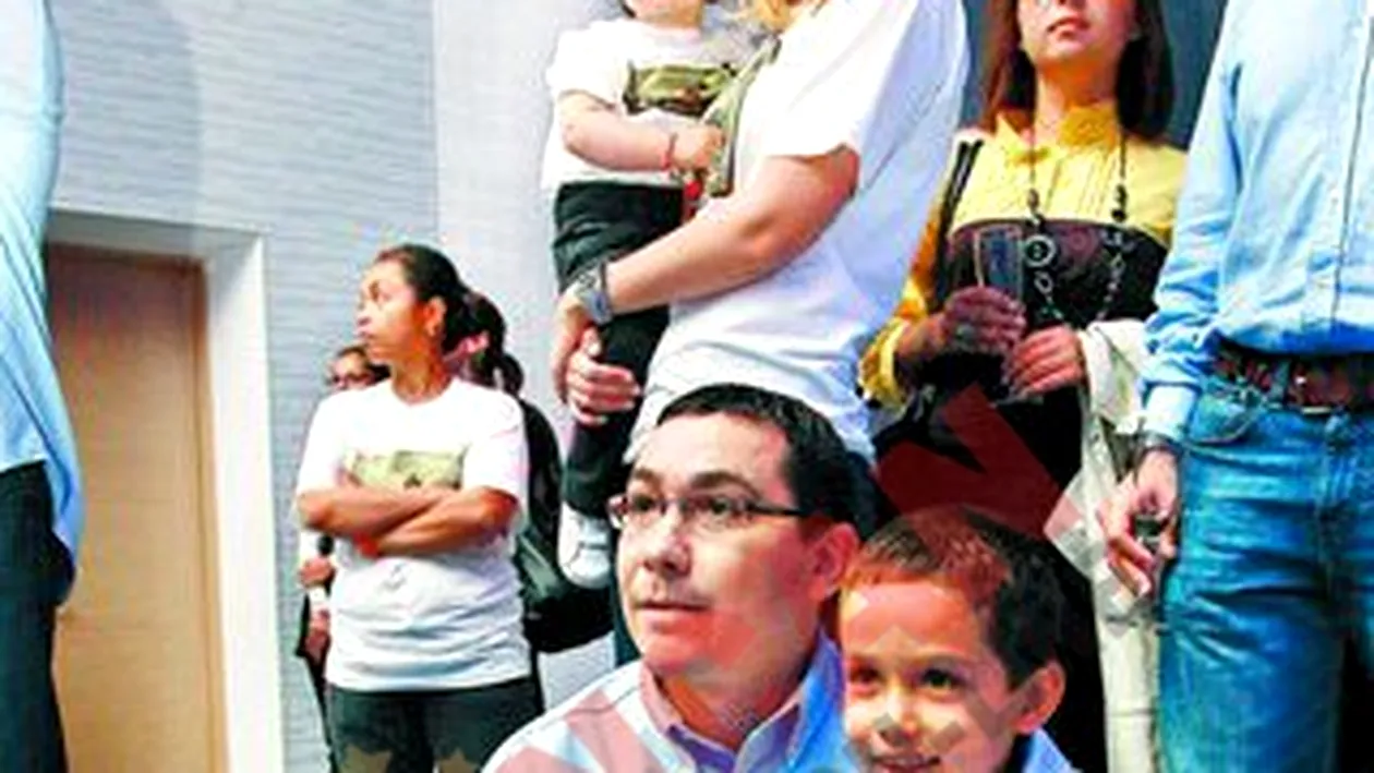 Daciana si Victor Ponta si-au luat bona din Filipine