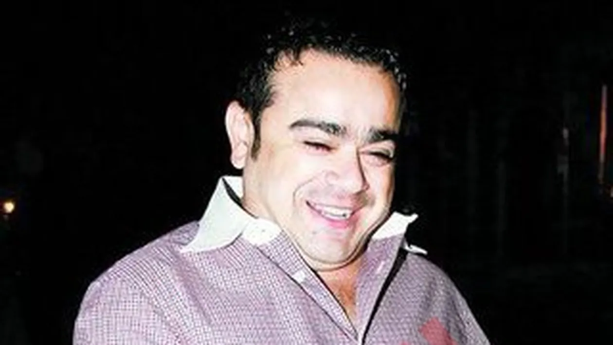 Manelistul Minune a bagat-o la racoare pe dansatoarea Mona