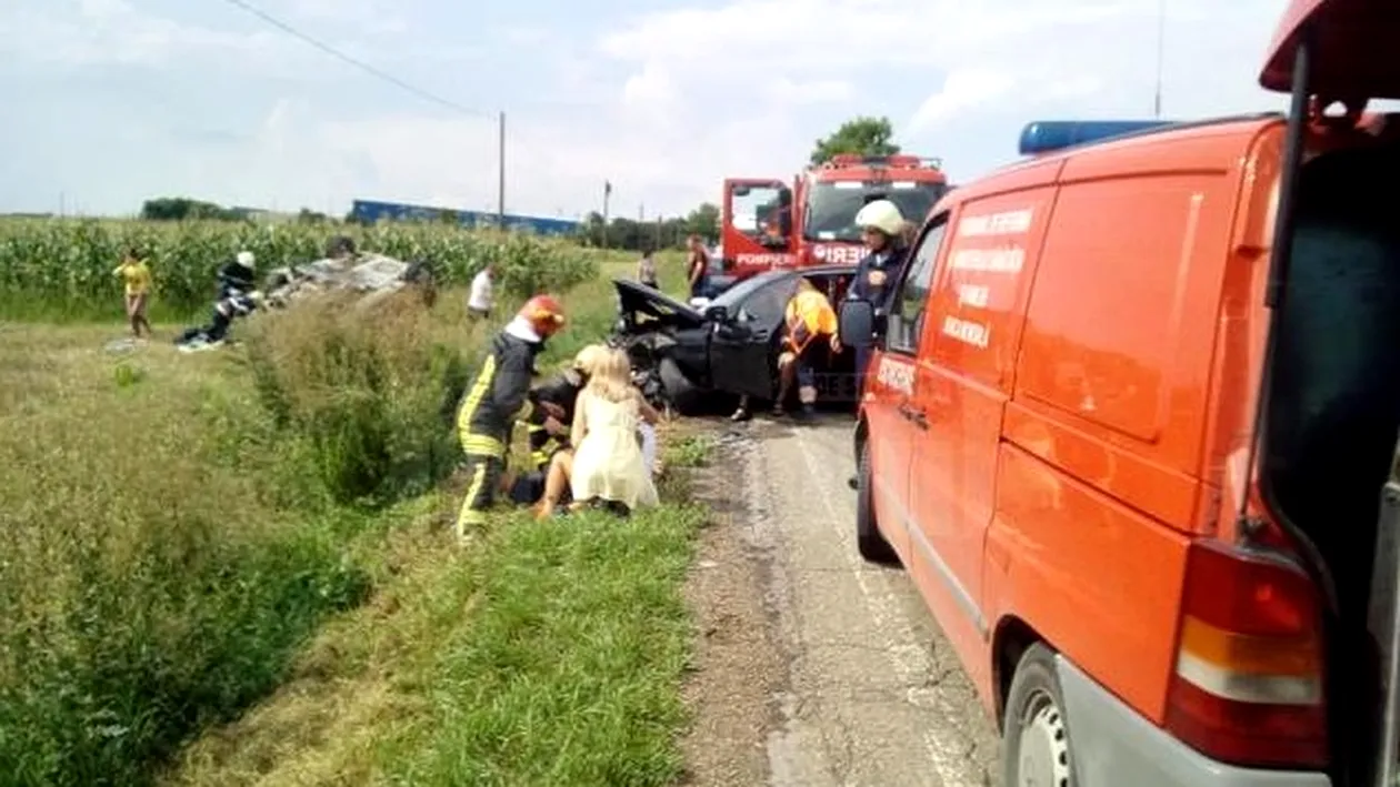 Accident grav în Suceava după ce două mașini s-au ciocnit! Cinci persoane au fost rănite
