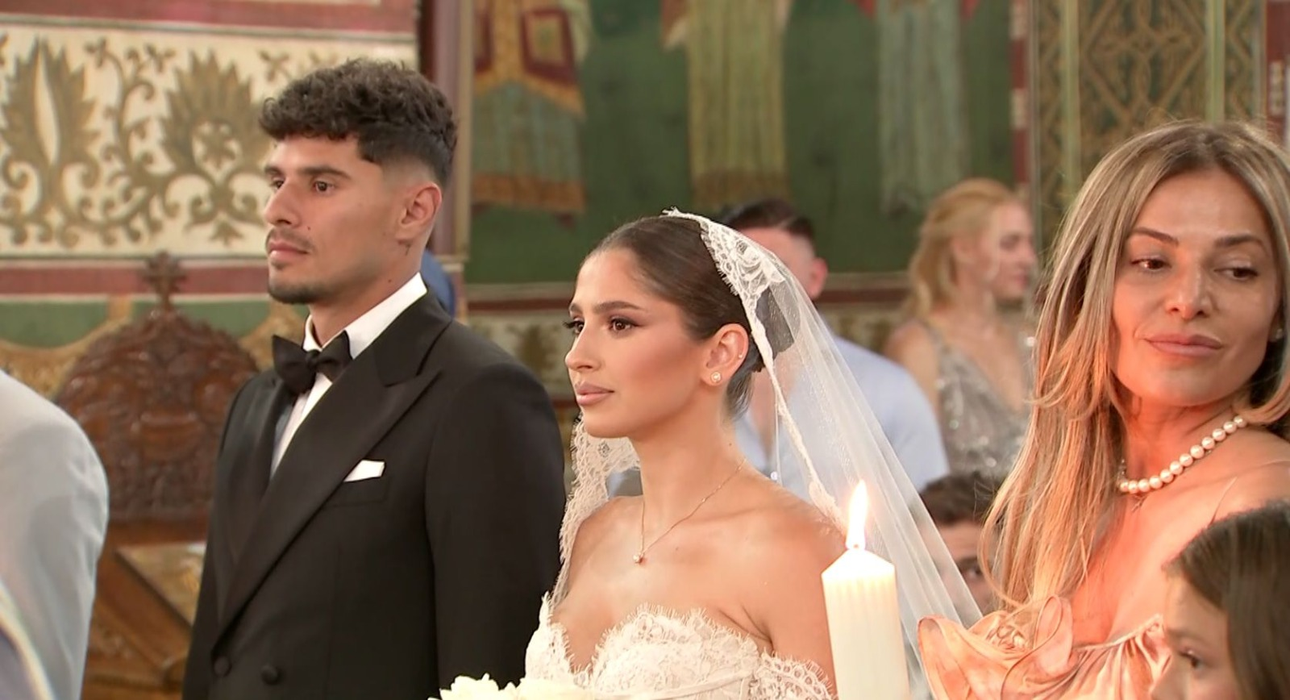 Cum a apărut soția lui Mirel Rădoi la nunta lui Florinel Coman cu Ioana Timofeciuc. O vezi rar, dar prezența ei e de milioane!
