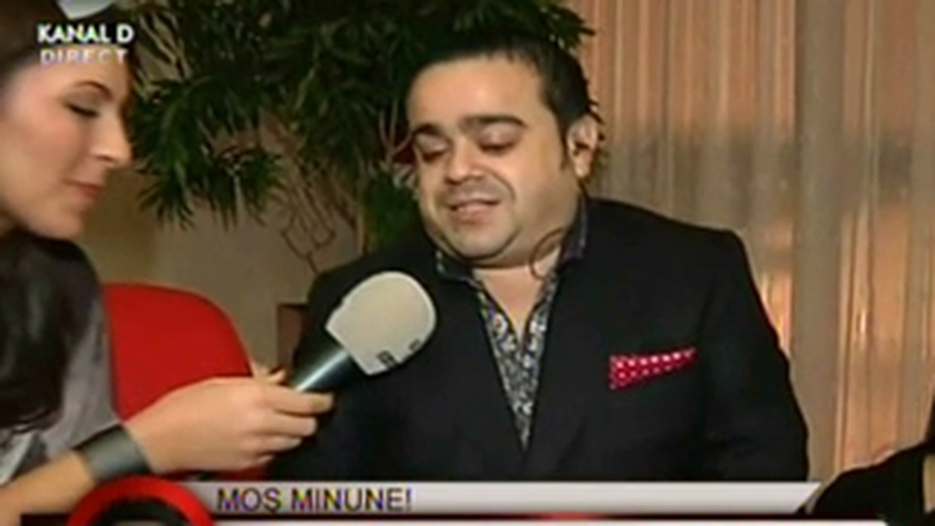 VIDEO A venit Mos Nicolae la Adi Minune! "Sotia mea mi-a luat o nuielusa cu sase craci ca sa ma tina acasa!"