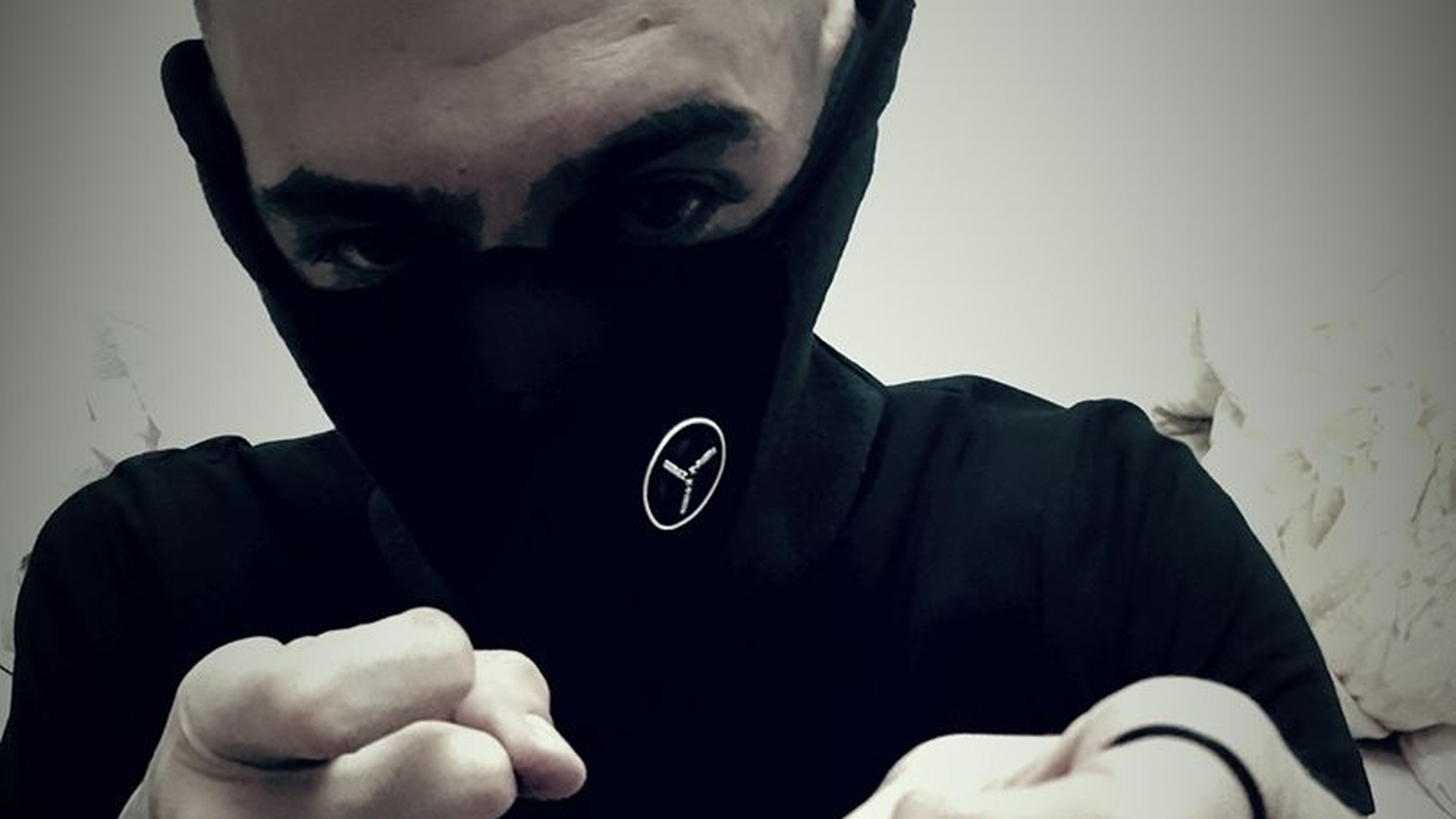 Un vlogger din România a murit fulgerător, la vârsta de 29 de ani! Fanii lui au crezut că este o glumă! Mesajul sfâşietor al logodnicei tânărului