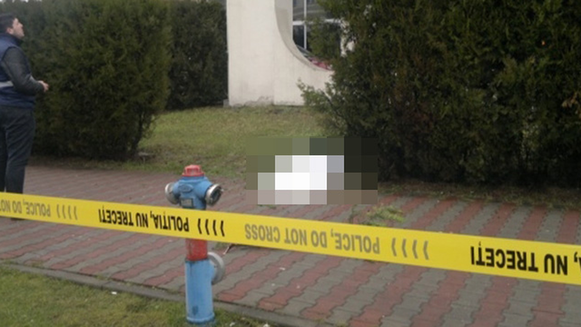Un atasat al ambasadei Marii Britanii in Romania s-a aruncat de la ultimul etaj al unui hotel din Baia Mare