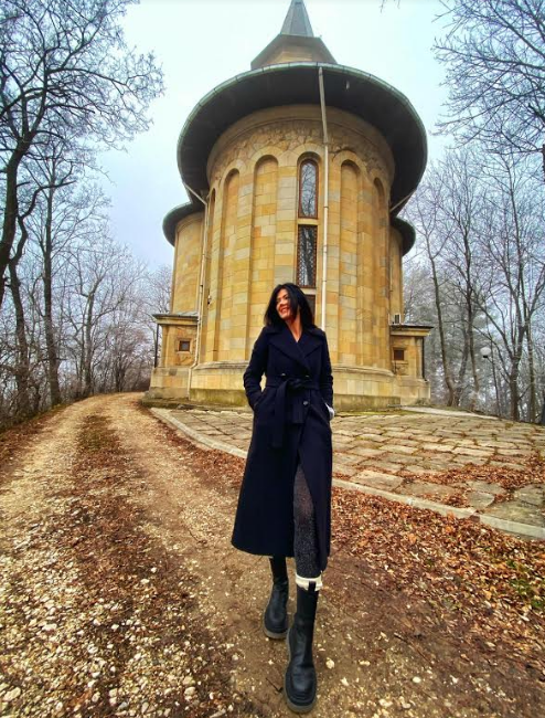 Mezzosoprana Andreea Ilie, reprezentație magică de Crăciun VIDEO