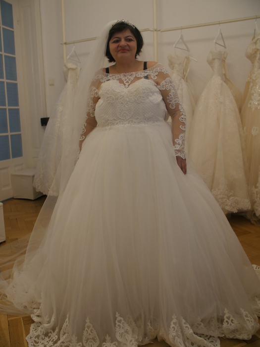 Gina ”Frânge-inimi” în rochie de mireasă