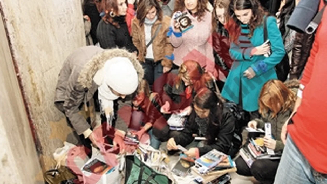 Luati de cititi. E moca!