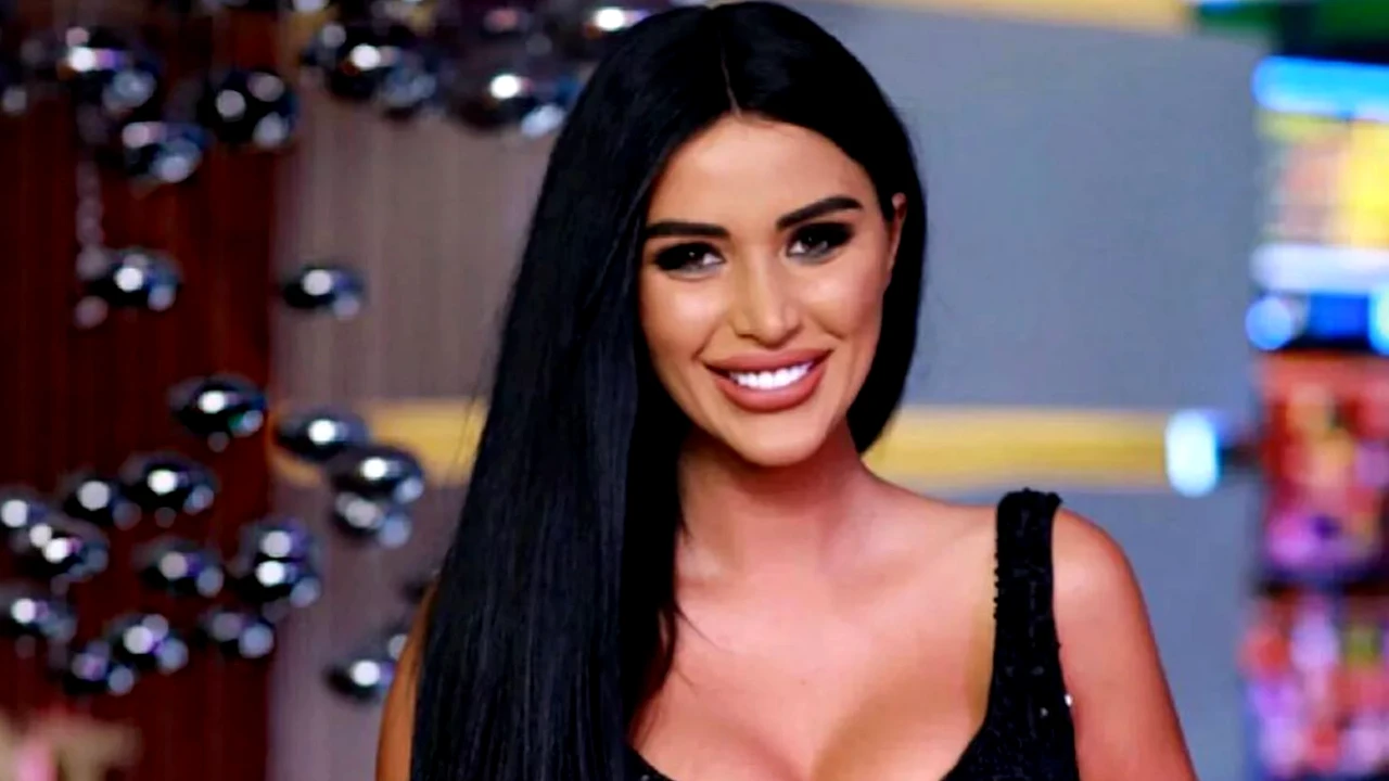 Daniela Crudu a intrat în reparații capitale, după ce a pierdut 60.000 euro  în trei luni. Clienții de pe Onlyfans i-au reproșat, asistenta s-a  conformat!